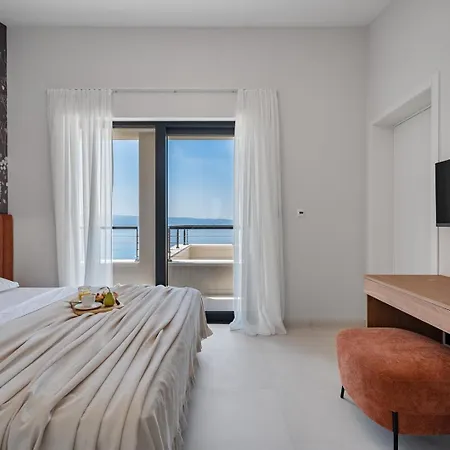 New Apolina 4 En-suite Bedrooms, Sea Views Ποντστράνα