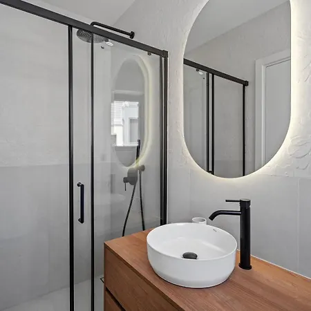 New Apolina 4 En-suite Bedrooms, Sea Views *