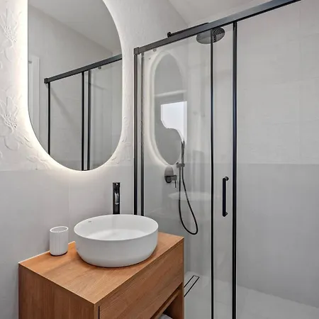 Βίλα New Apolina 4 En-suite Bedrooms, Sea Views