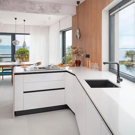 New Apolina 4 En-suite Bedrooms, Sea Views Βίλα Ποντστράνα
