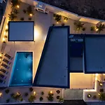 Apolina 4 En-suite Bedrooms, Sea Views *