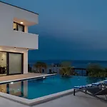 Apolina 4 En-suite Bedrooms, Sea Views 빌라