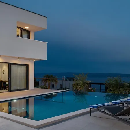 Apolina 4 En-suite Bedrooms, Sea Views 别墅