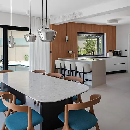 Apolina 4 En-suite Bedrooms, Sea Views * 珀德垂那