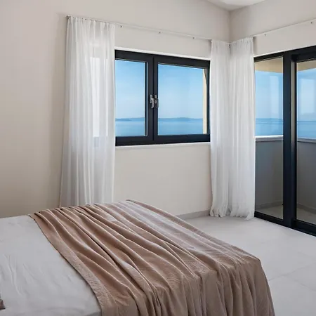 Apolina 4 En-suite Bedrooms, Sea Views 别墅