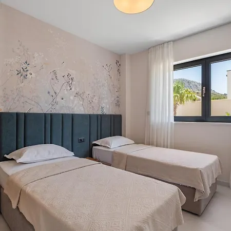 Apolina 4 En-suite Bedrooms, Sea Views *